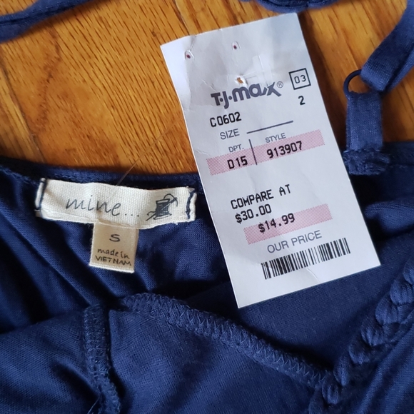 Top - Picture 2 of 3